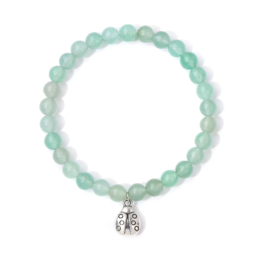 Bracelet Coccinelle en Pierre Naturelle sur fond blanc