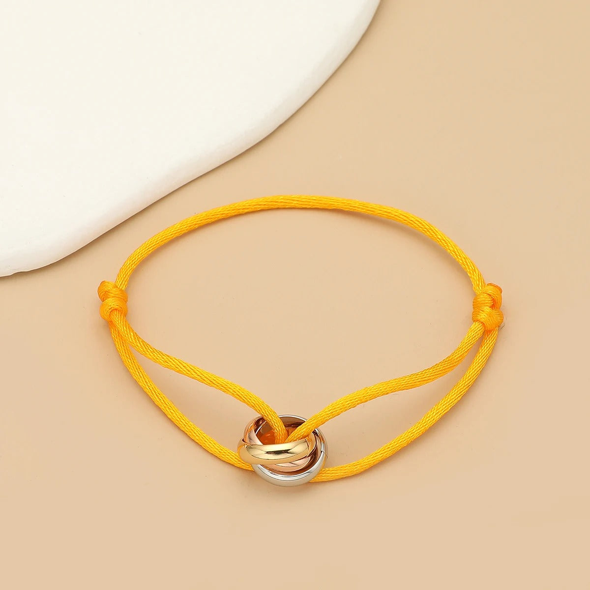 Bracelet Cordon Femme Anneaux Enlacés Acier Inoxydable