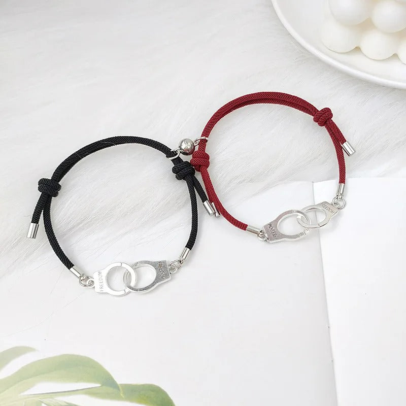 Bracelets Couple Femme et Homme Menotte Magnétique