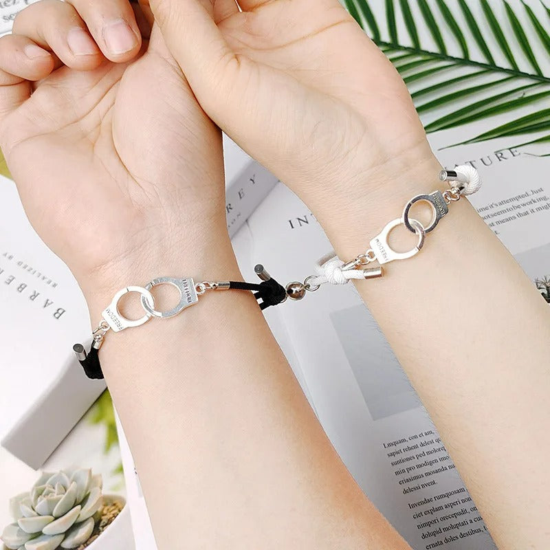 Bracelets Couple Femme et Homme Menotte Magnétique