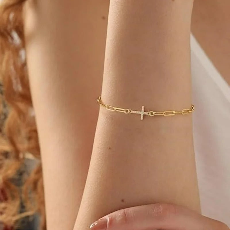 Bracelet Croix Femme Scintillante