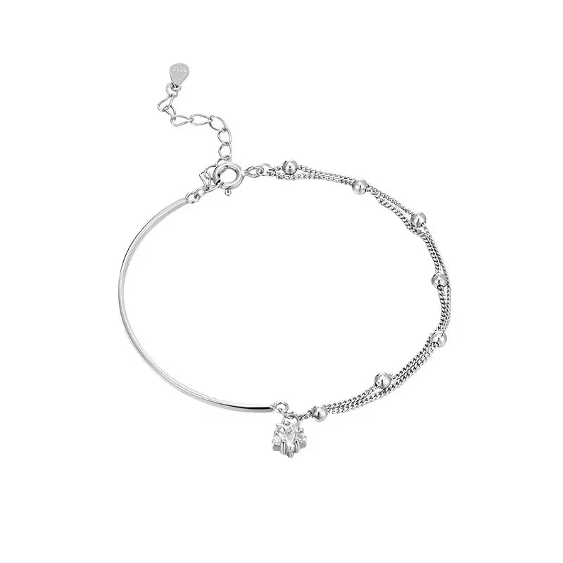 Bracelet Etoile en Argent sur fond blanc