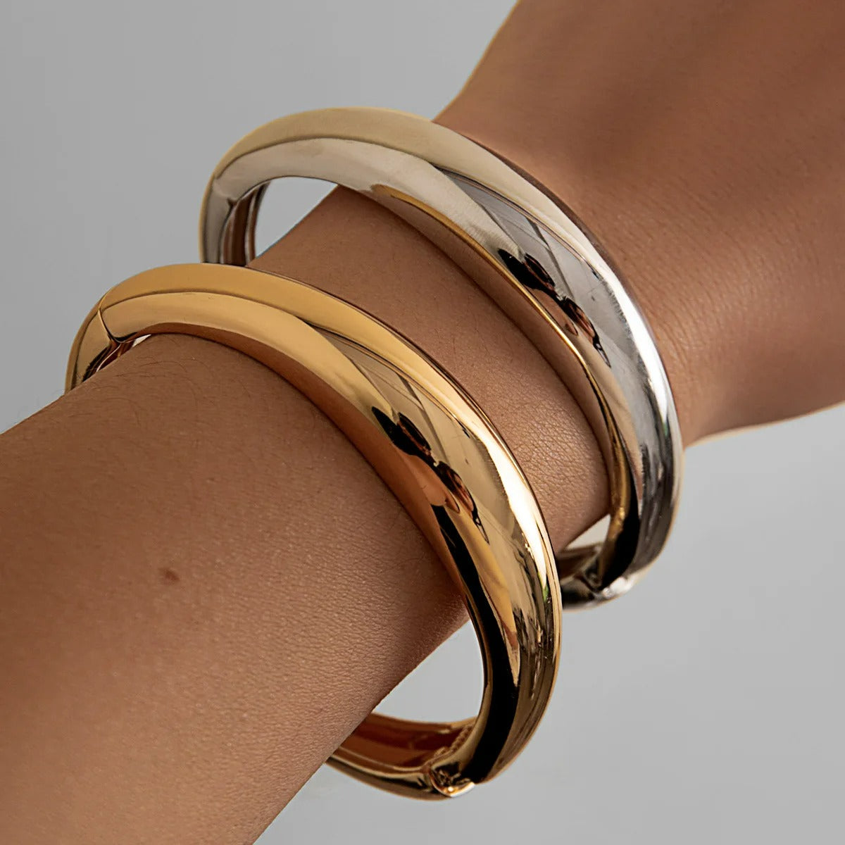 Bracelet Femme Rigide Minimal Moderne