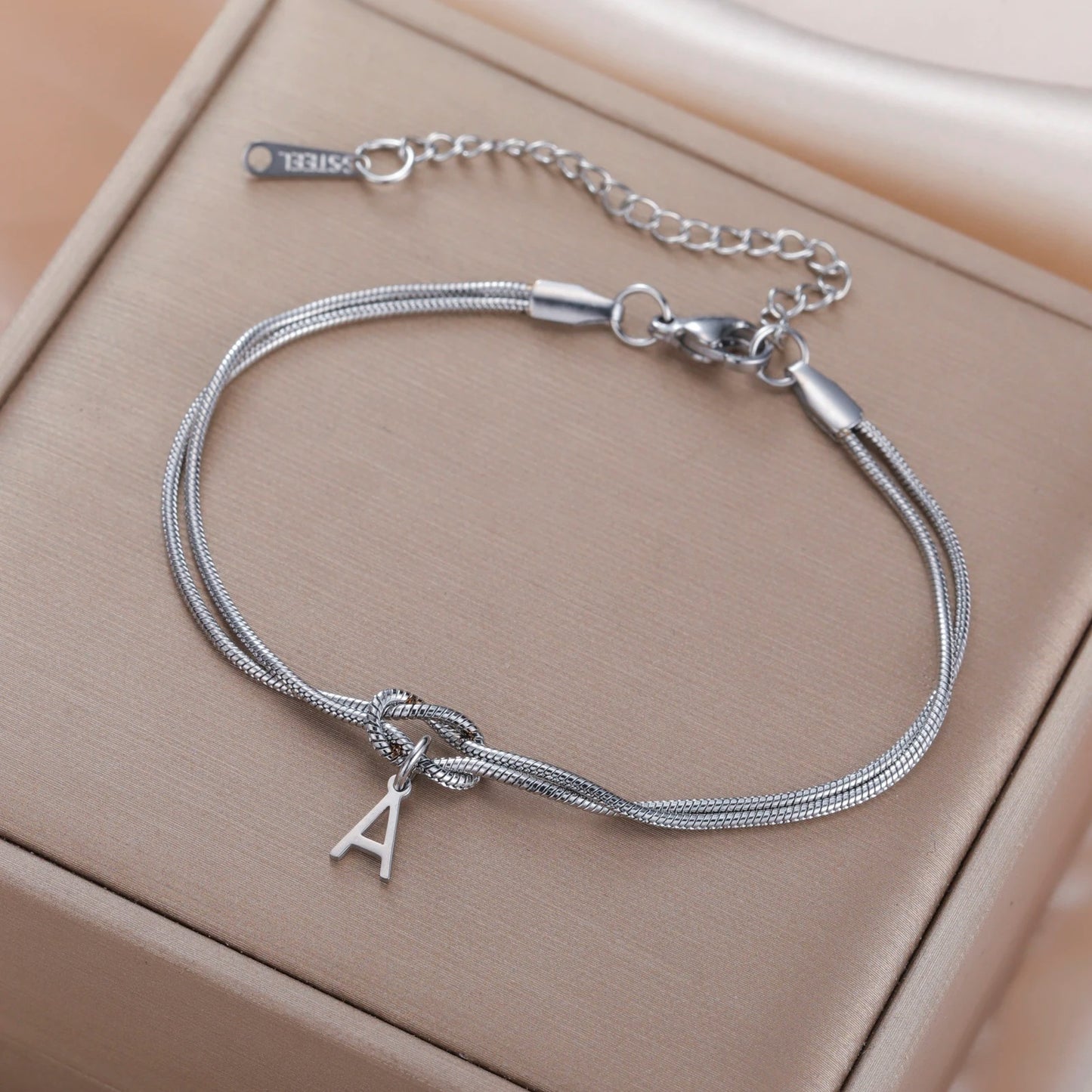 Bracelet Initiale Femme Nœud Acier Inoxydable