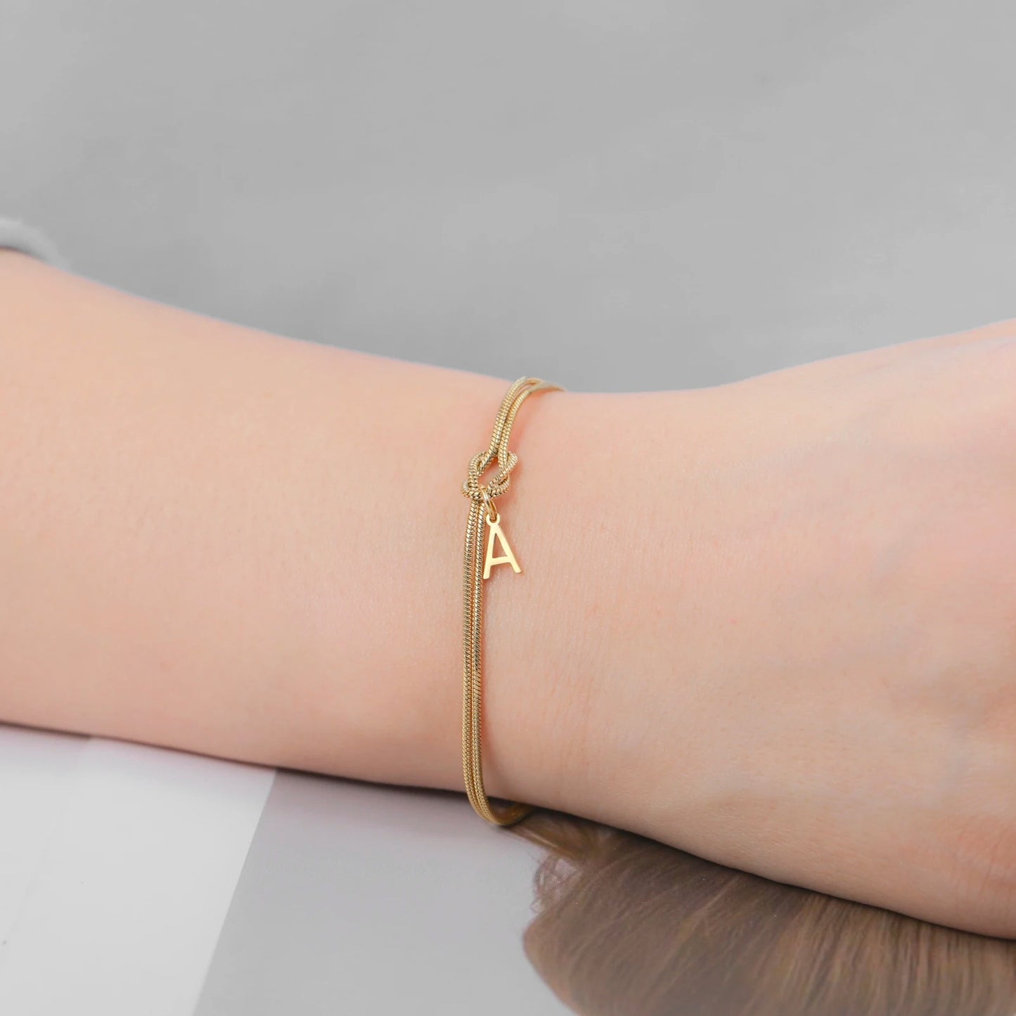 Bracelet Initiale Femme Nœud Acier Inoxydable