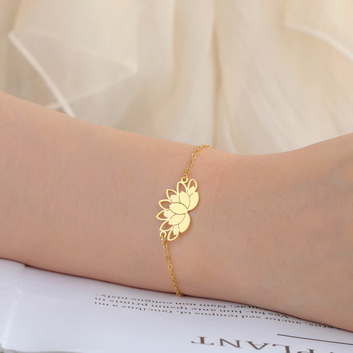 Bracelet Lotus Femme Fin En Acier Inoxydable Porte-Bonheur