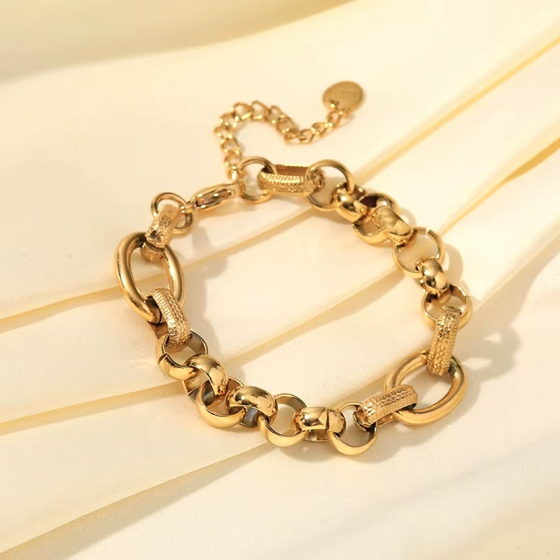 bracelet-maille-ovale-martele