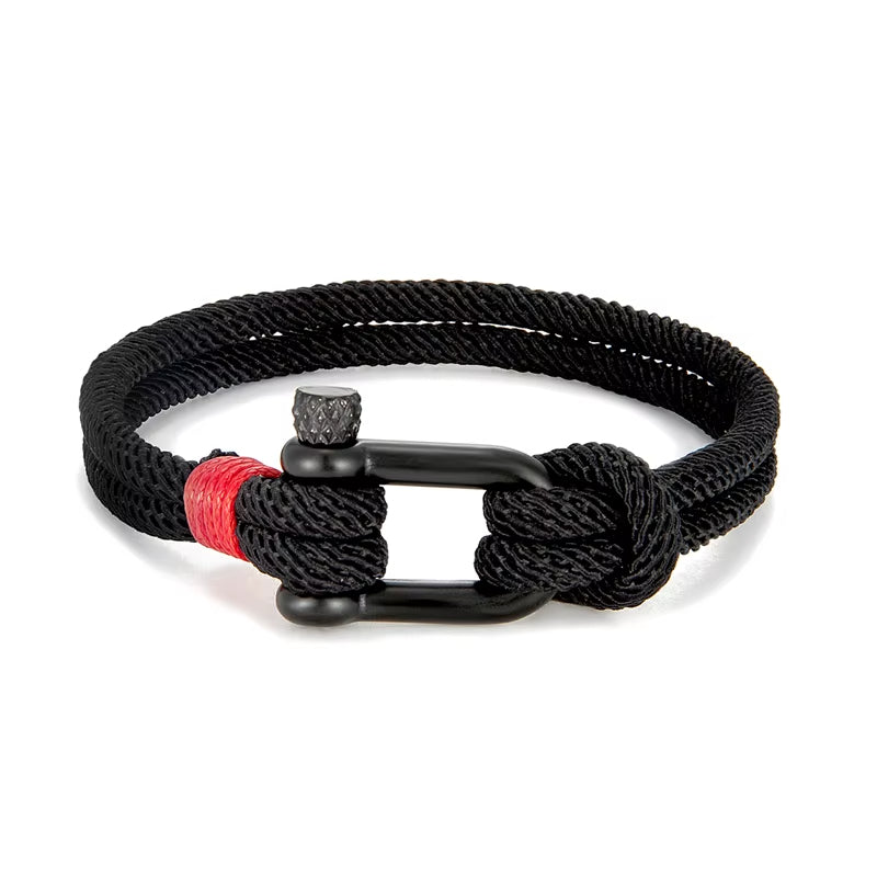 Bracelet Marin en Cordage Résistant sur fond blanc
