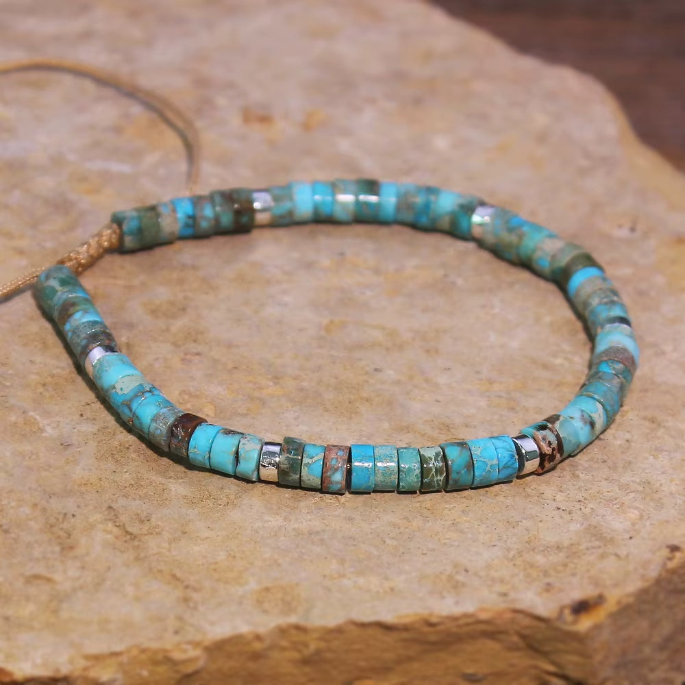 Bracelet Pierre Bleue en Turquoise sur un rocher