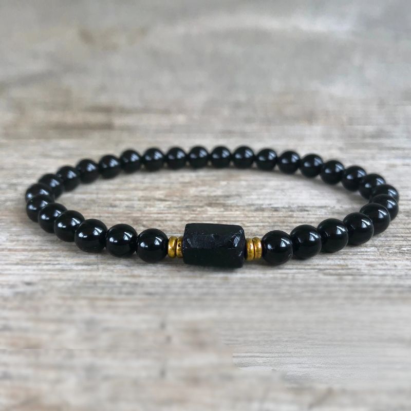 Bracelet Tourmaline Stylé sur fond gris