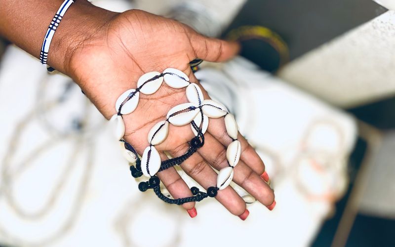 Le Bracelet Grain de Café : Quand la Matière Éveille les Sens