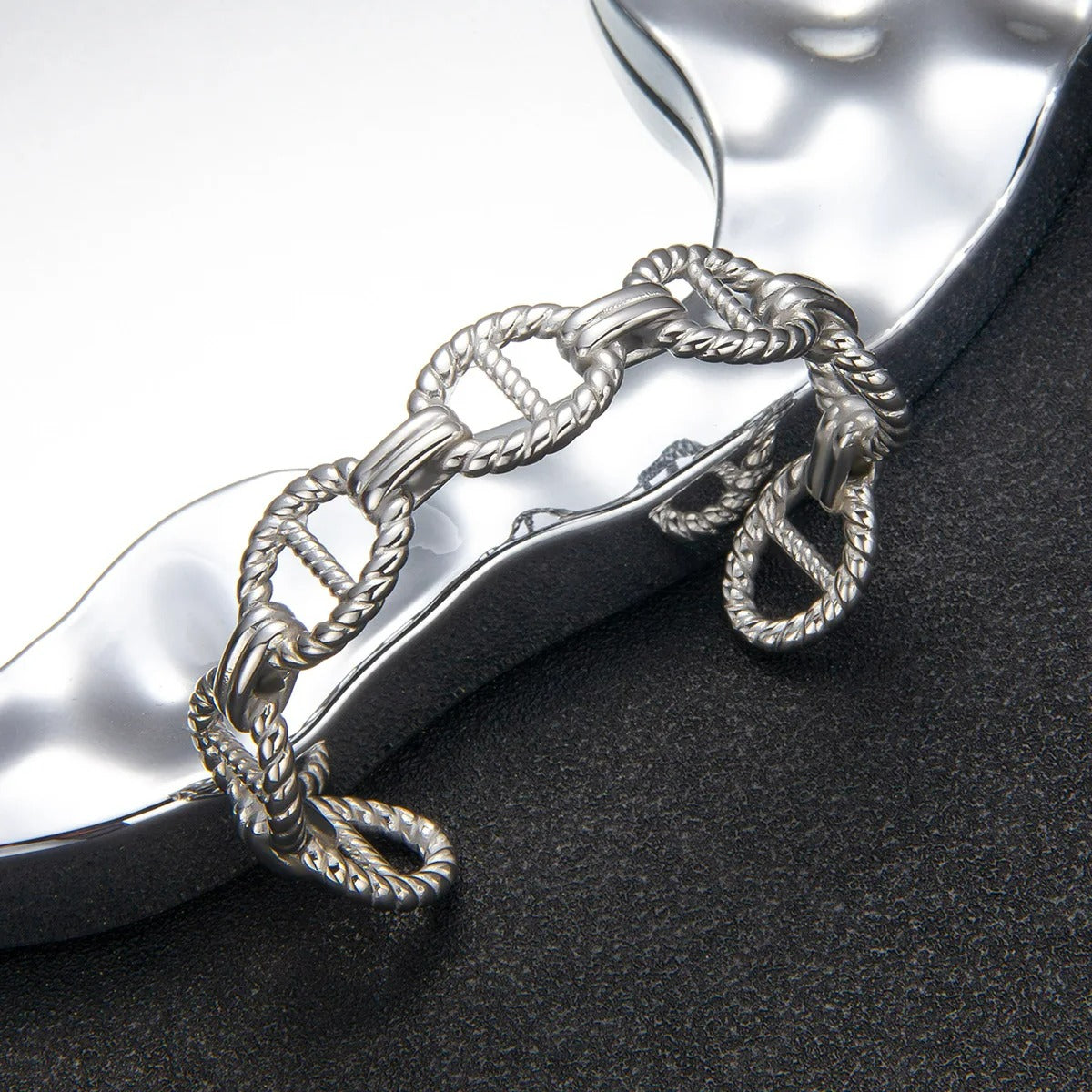 Bracelet Acier Inoxydable Chaîne Sculptée Et Élégante