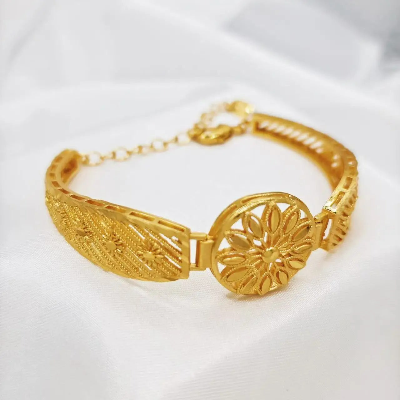 Bracelet Africain Femme Doré Fleur Sculptée