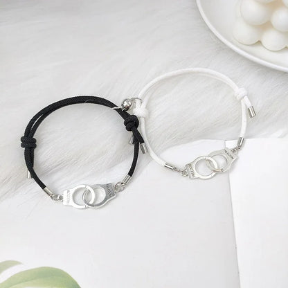 Bracelets Couple Femme et Homme Menotte Magnétique