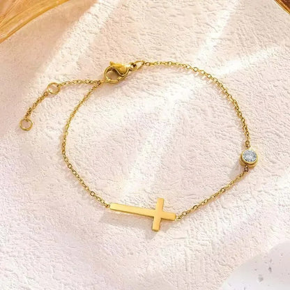 Bracelet Croix Femme Élégance Spirituelle — Acier Inoxydable