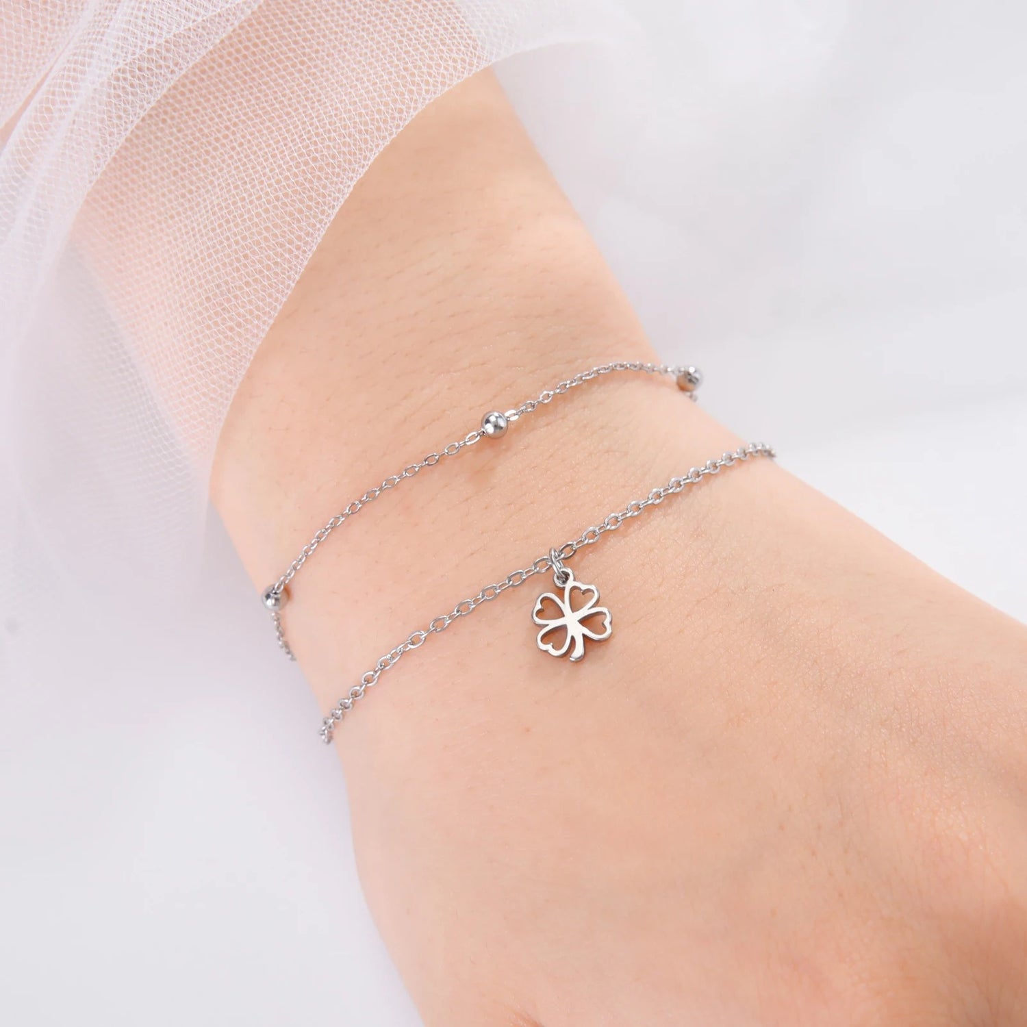 Bracelet Femme Trèfle Ajouré Acier Inoxydable