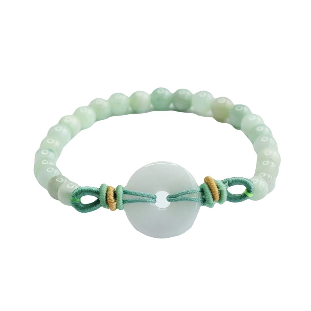 Bracelet Jade Tressé à Perles sur fond blanc