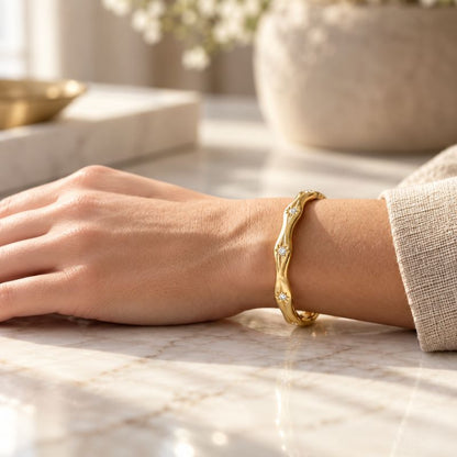 Bracelet Jonc Ondulé Étoiles Scintillantes
